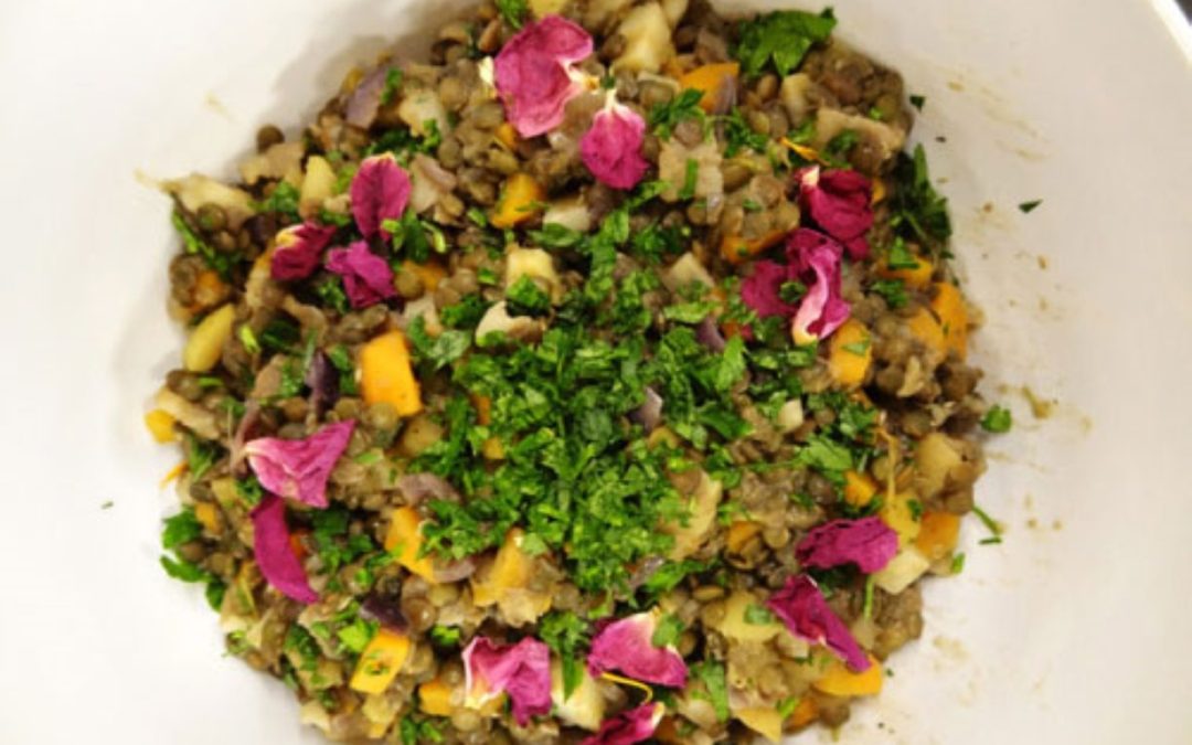 Vegetariske linser med æbler, selleri og timian